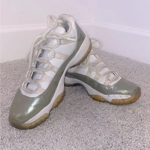 Vintage Jordans 11 retro low